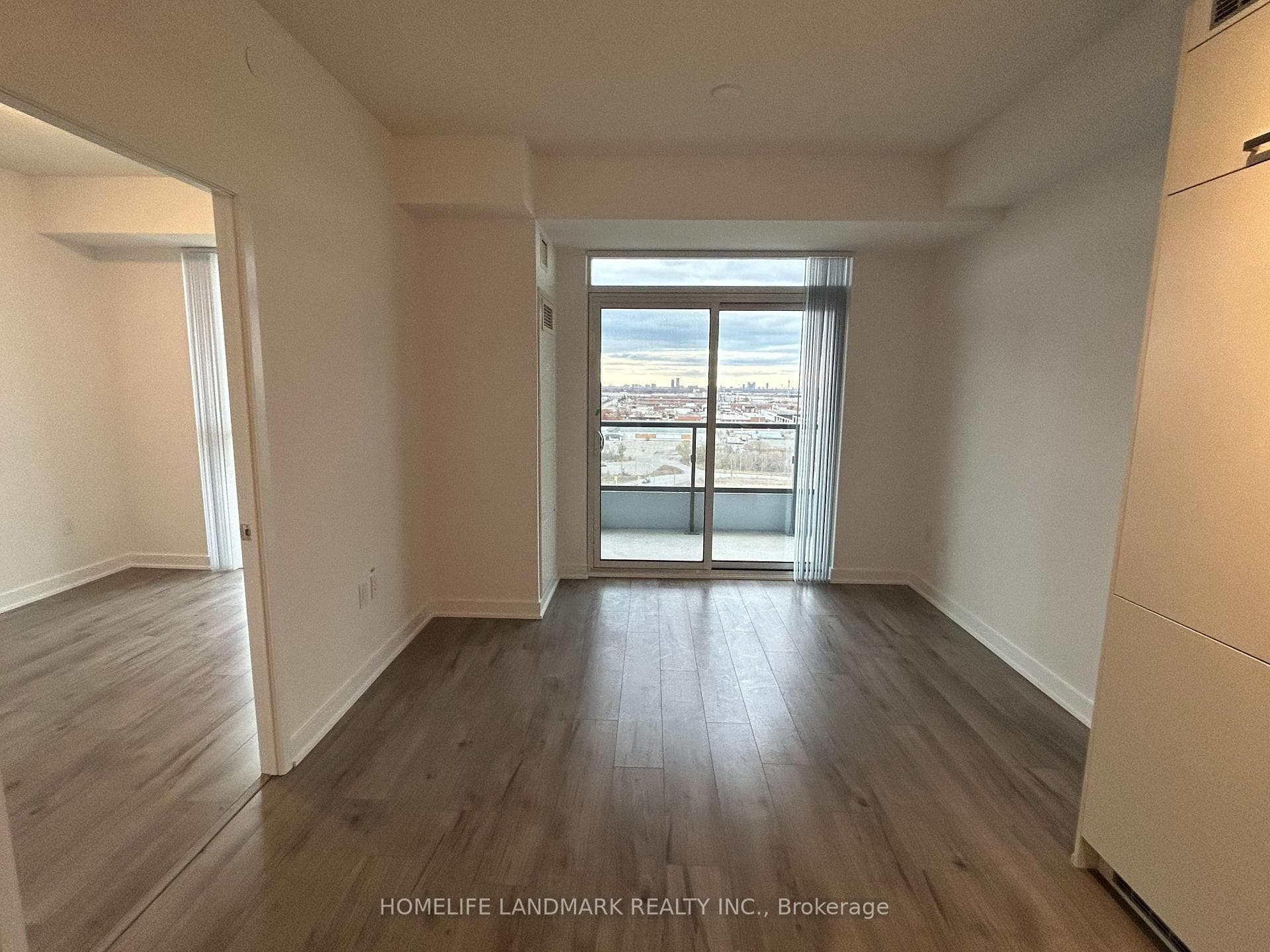 60 Honeycrisp Crescent Unit 1511 photo 5