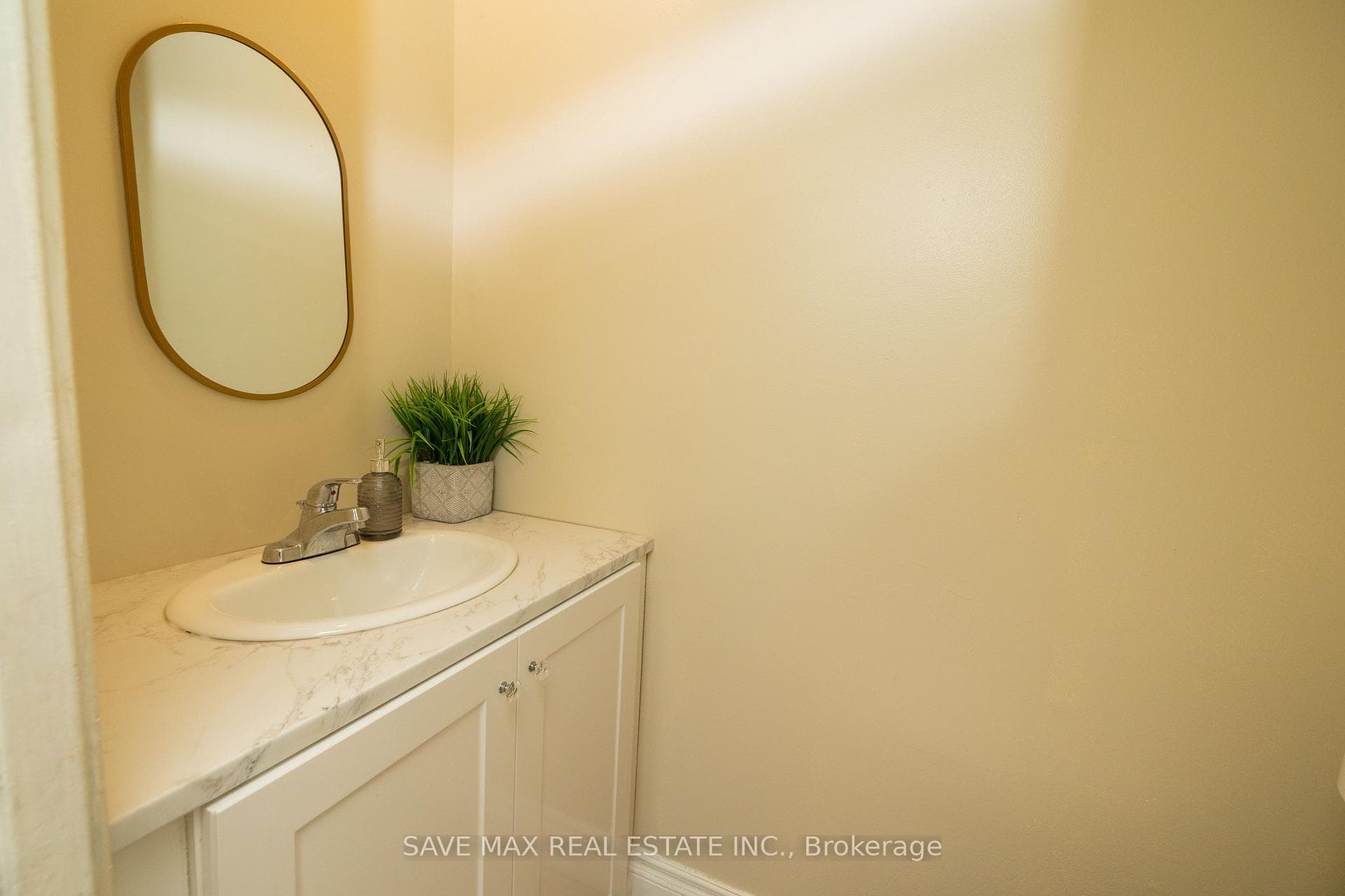 133 Jansen Avenue photo 7