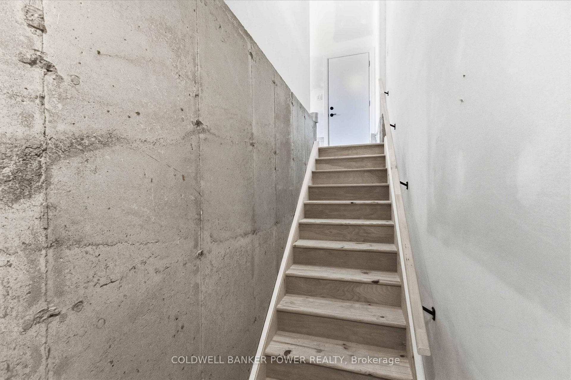 seperate entrance to basement from Garage