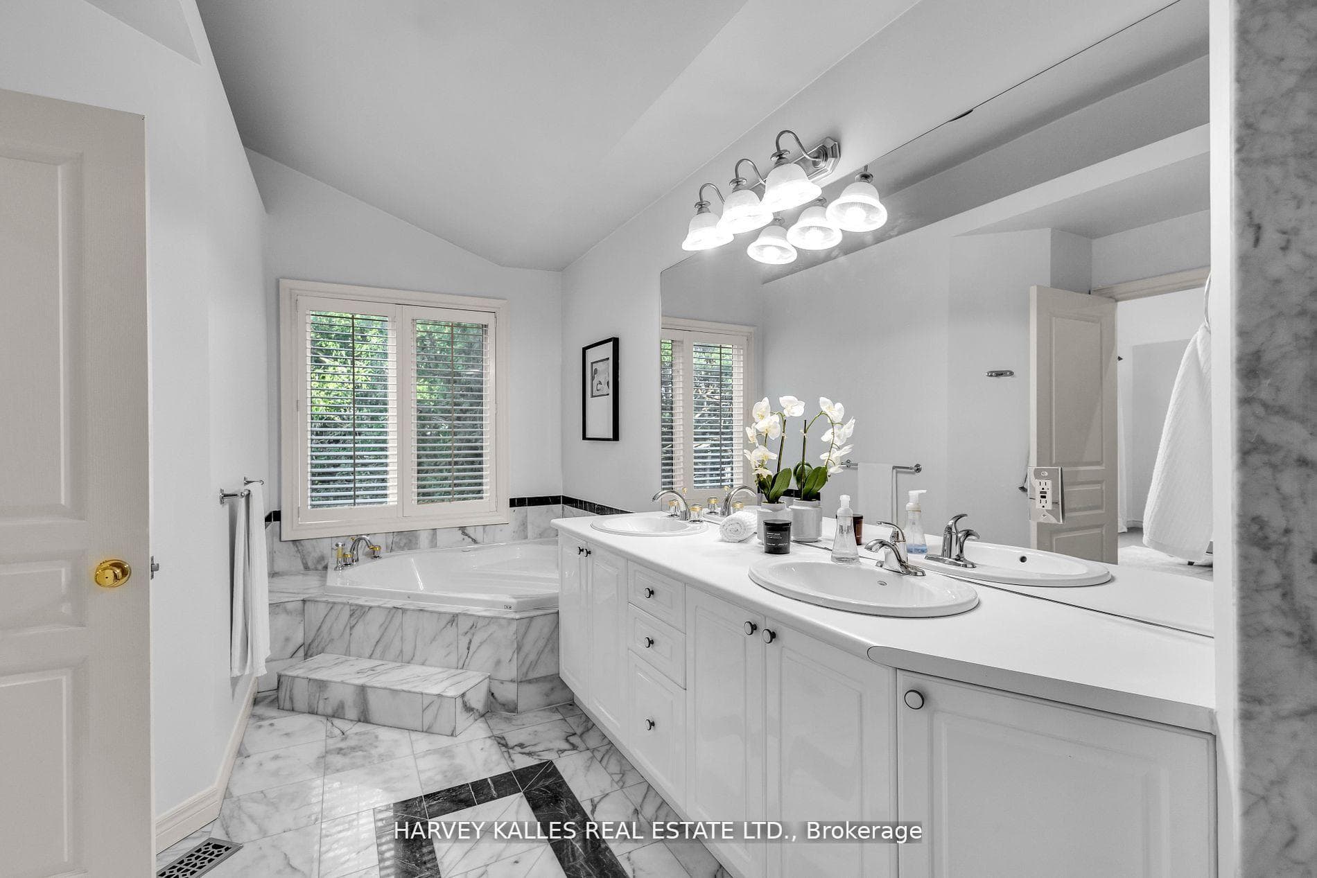 37 Bassano Road photo 22