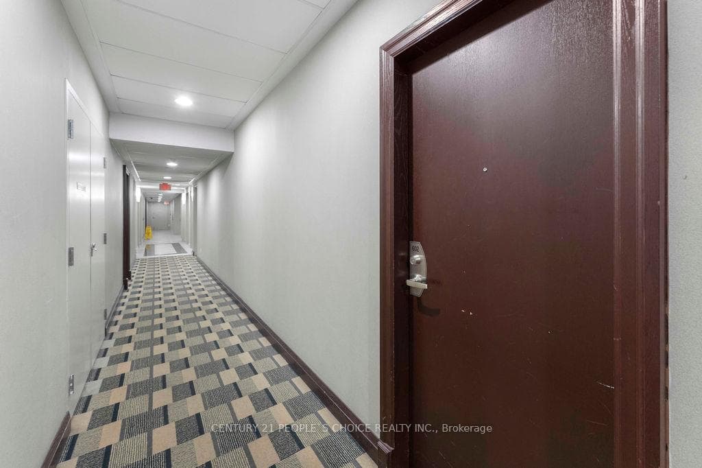 208 Enfield Place Unit 602 photo 2