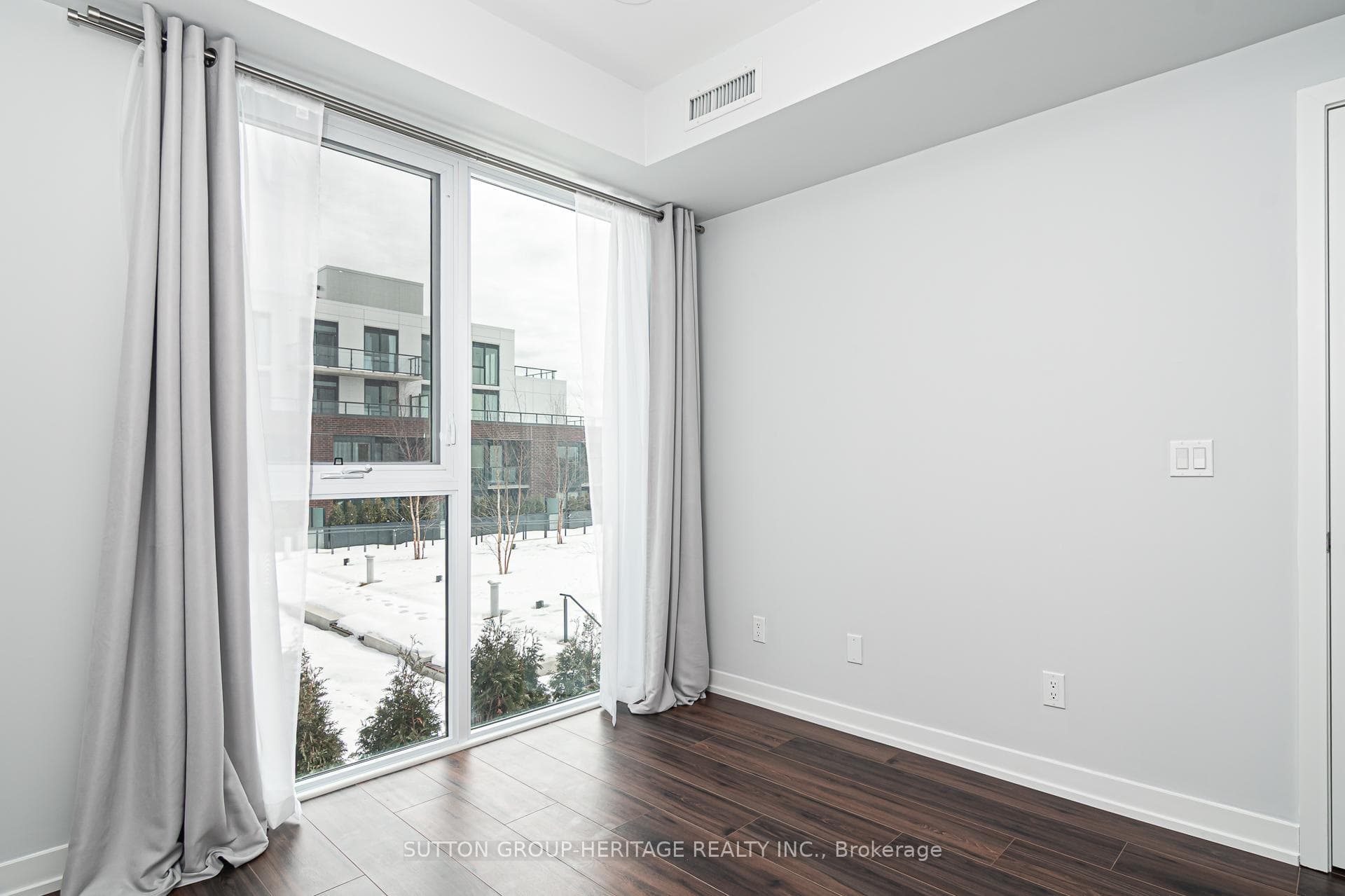201 Brock Street Unit 418 photo 24