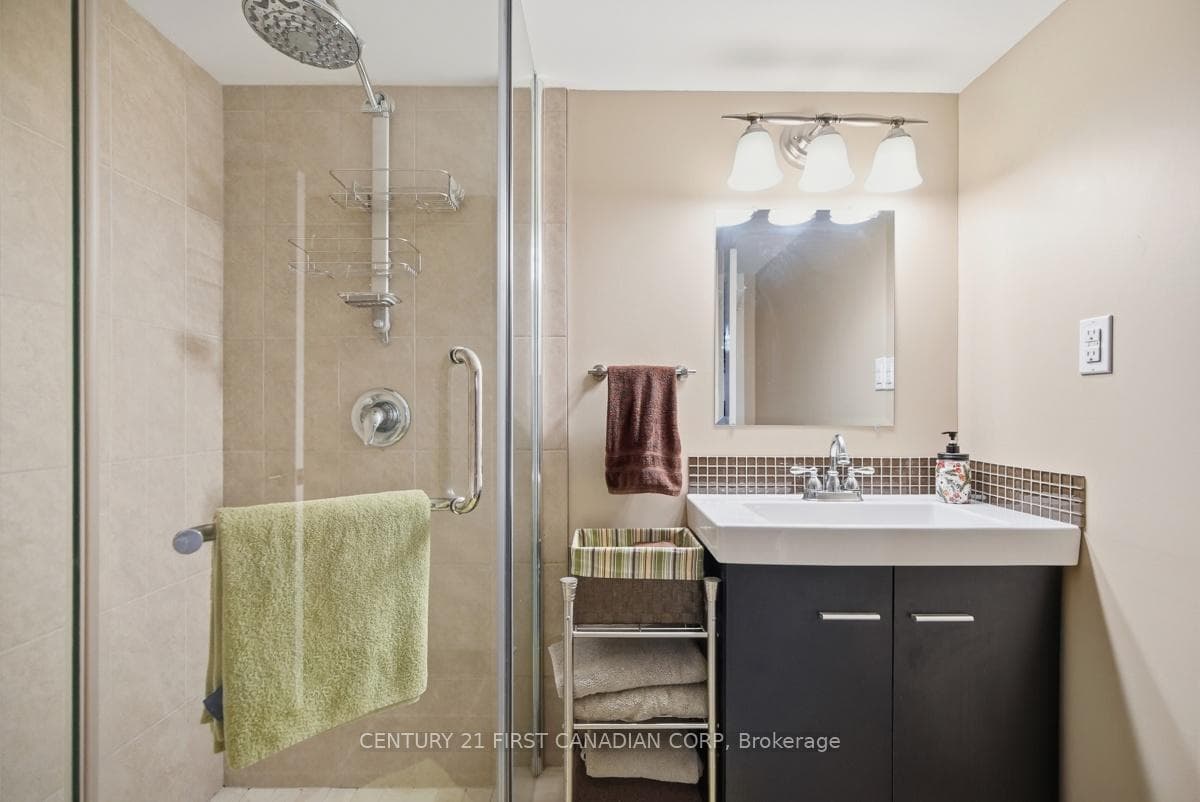 1694 Green Gables Road photo 36
