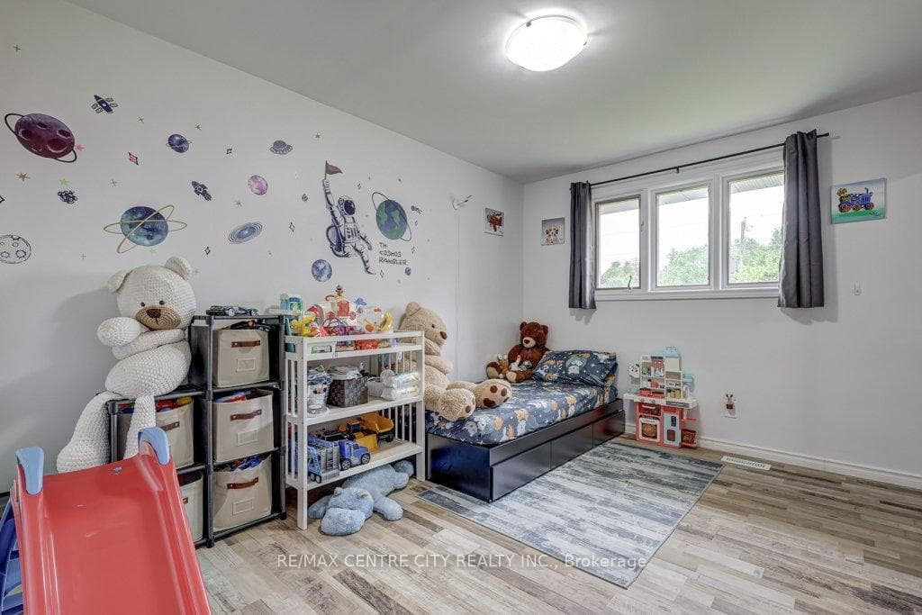 96 Treelawn Avenue photo 12