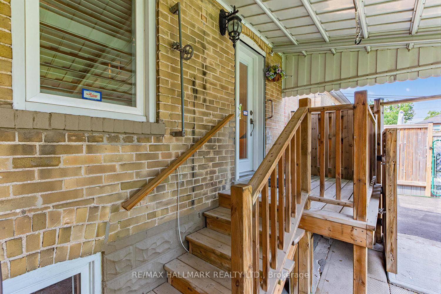 40 Bowie Avenue photo 30