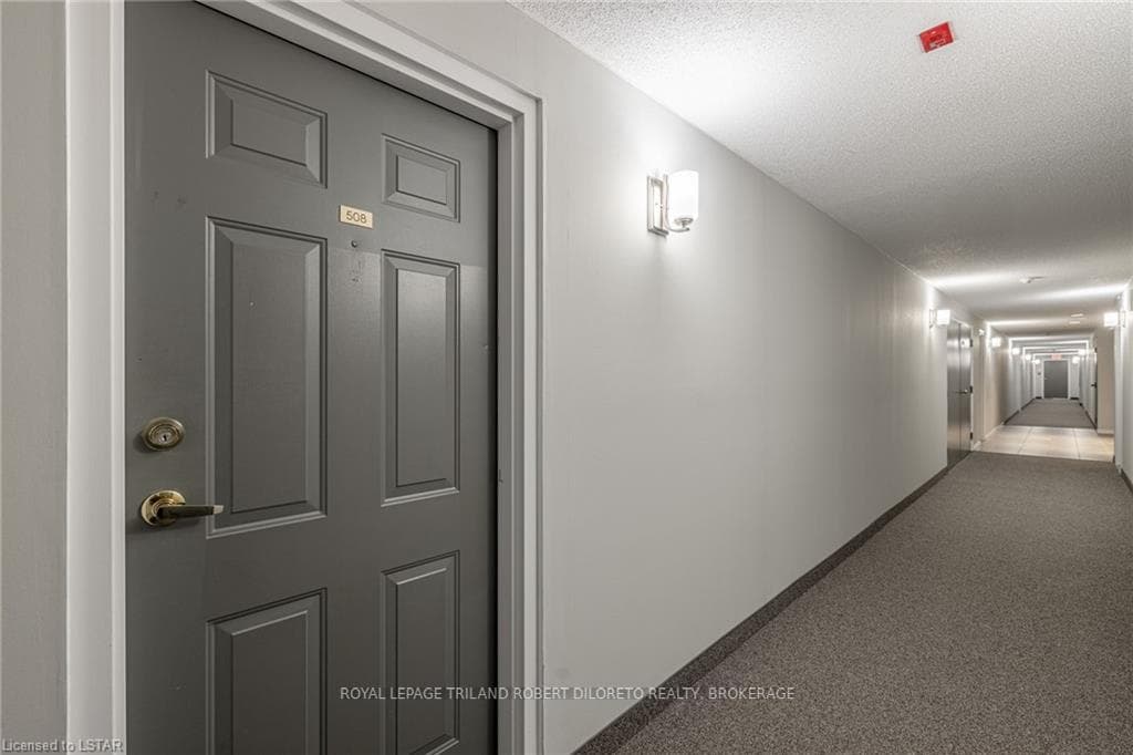 76 BASELINE ROAD WEST Road Unit 508 photo 5