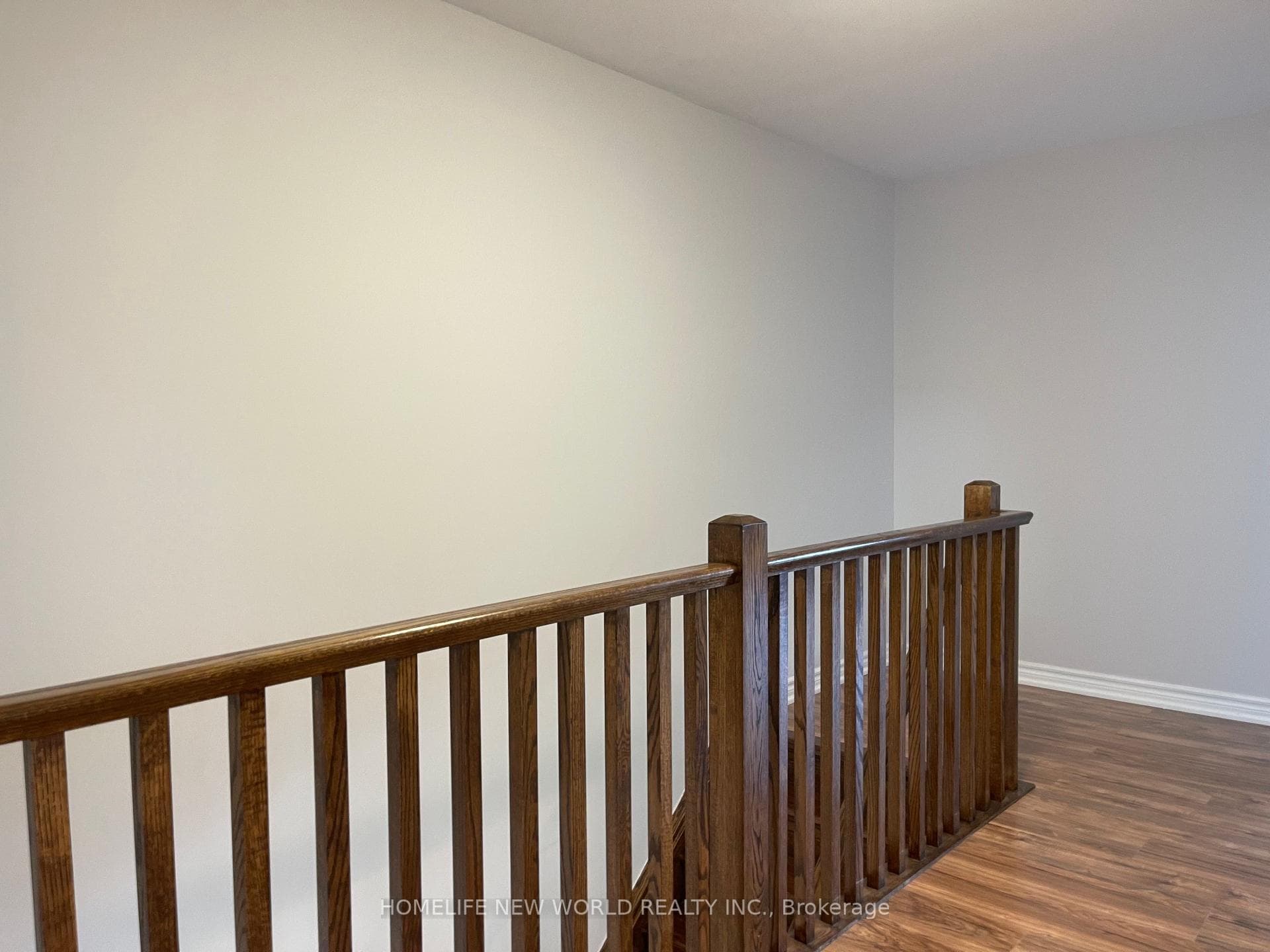 2276 Whistling Springs Crescent photo 11