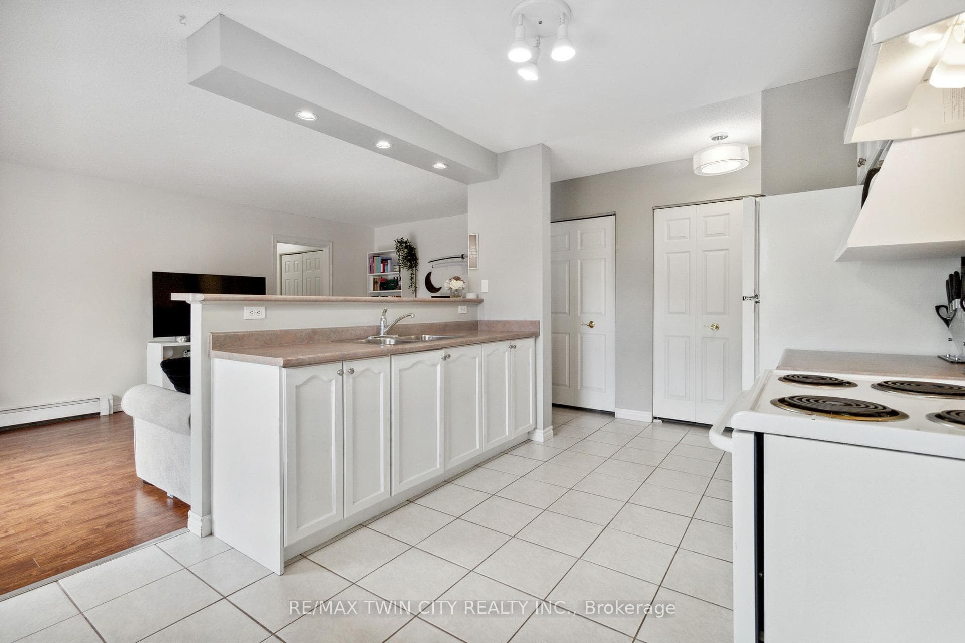 608 Grey Street Unit 20 photo 3