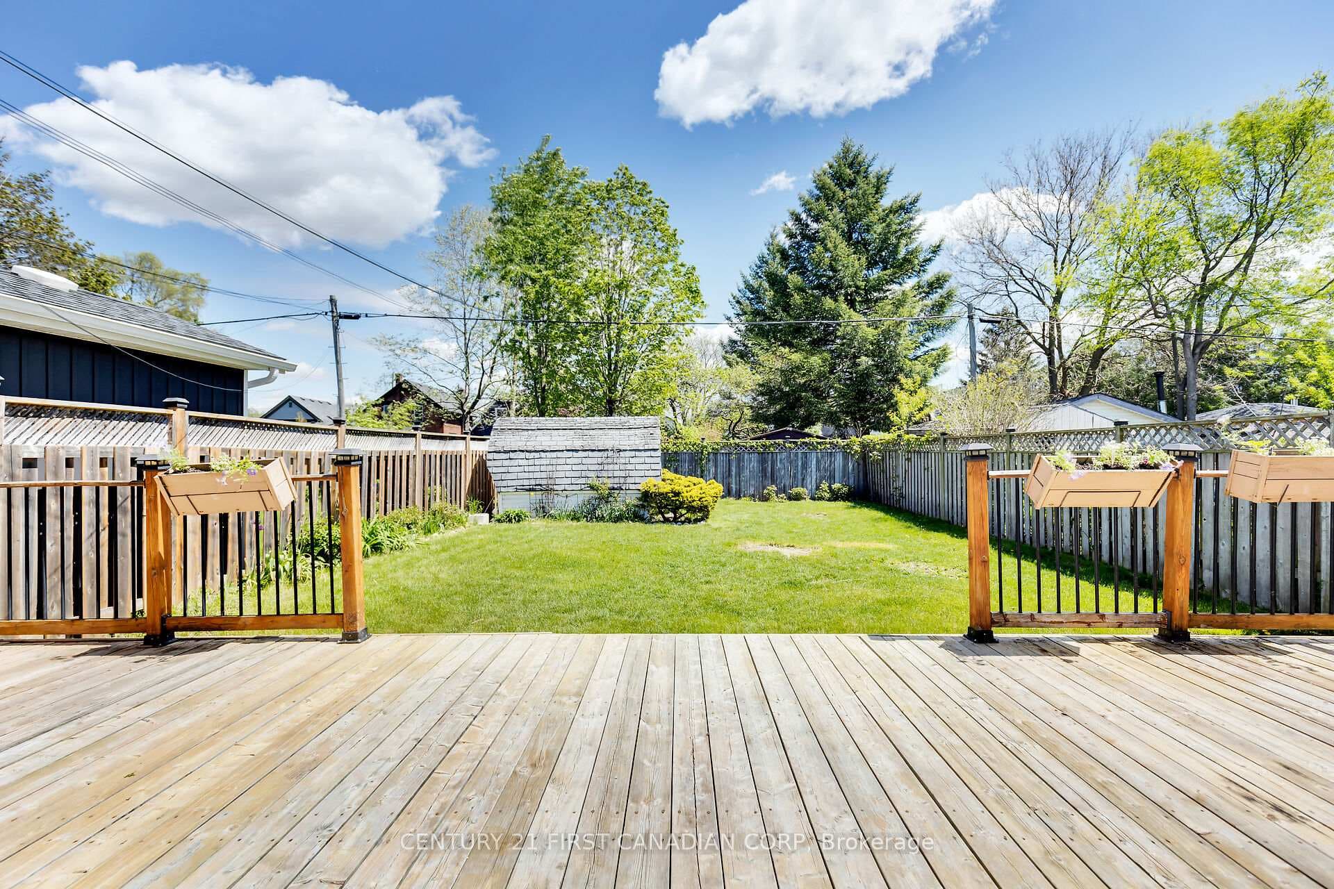 186 St Julien Street photo 3