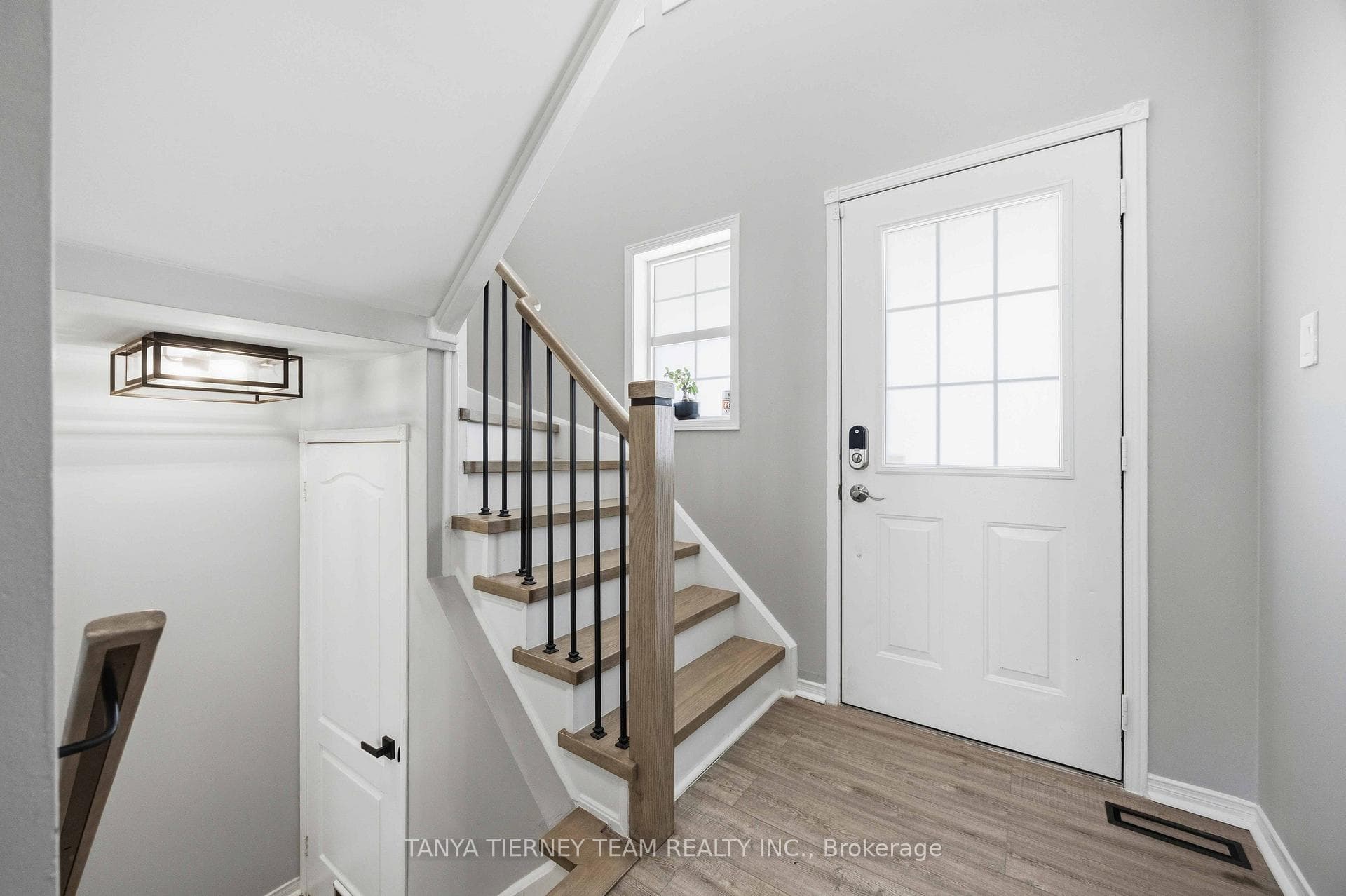 76 Vipond Road photo 19