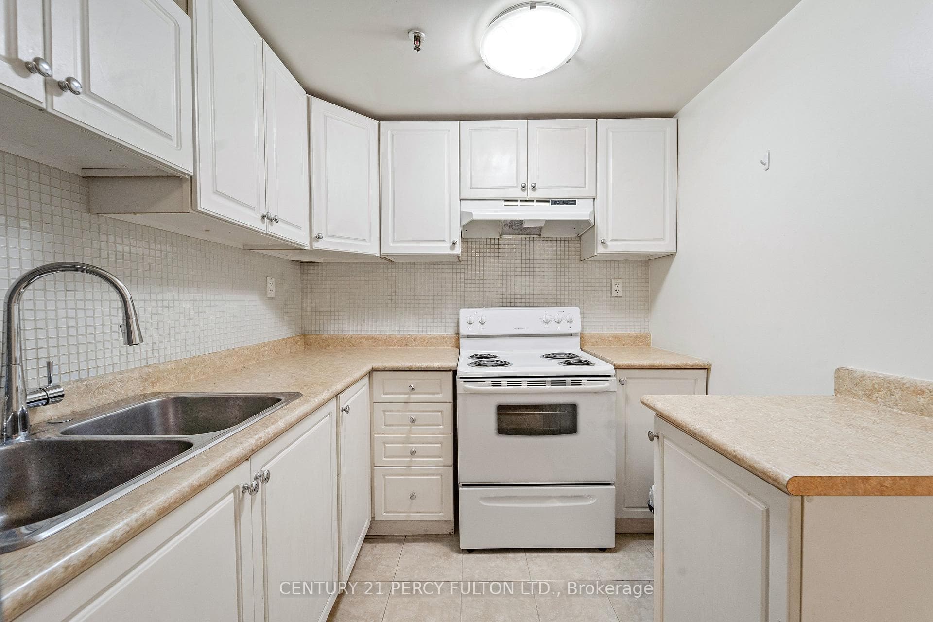100 Hummingbird Drive Unit Basement photo 10
