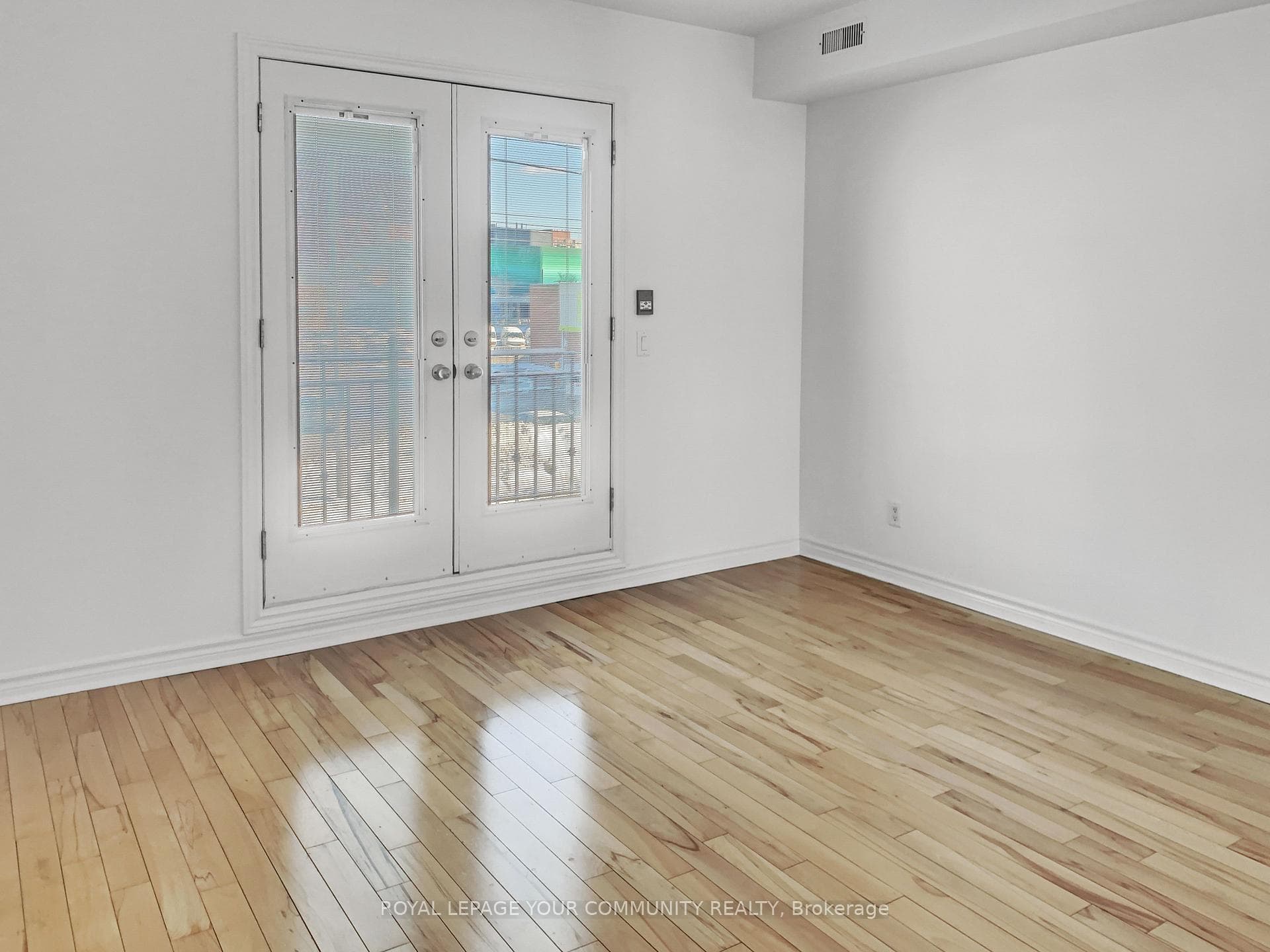 2417 Dundas Street Unit 3 photo 6