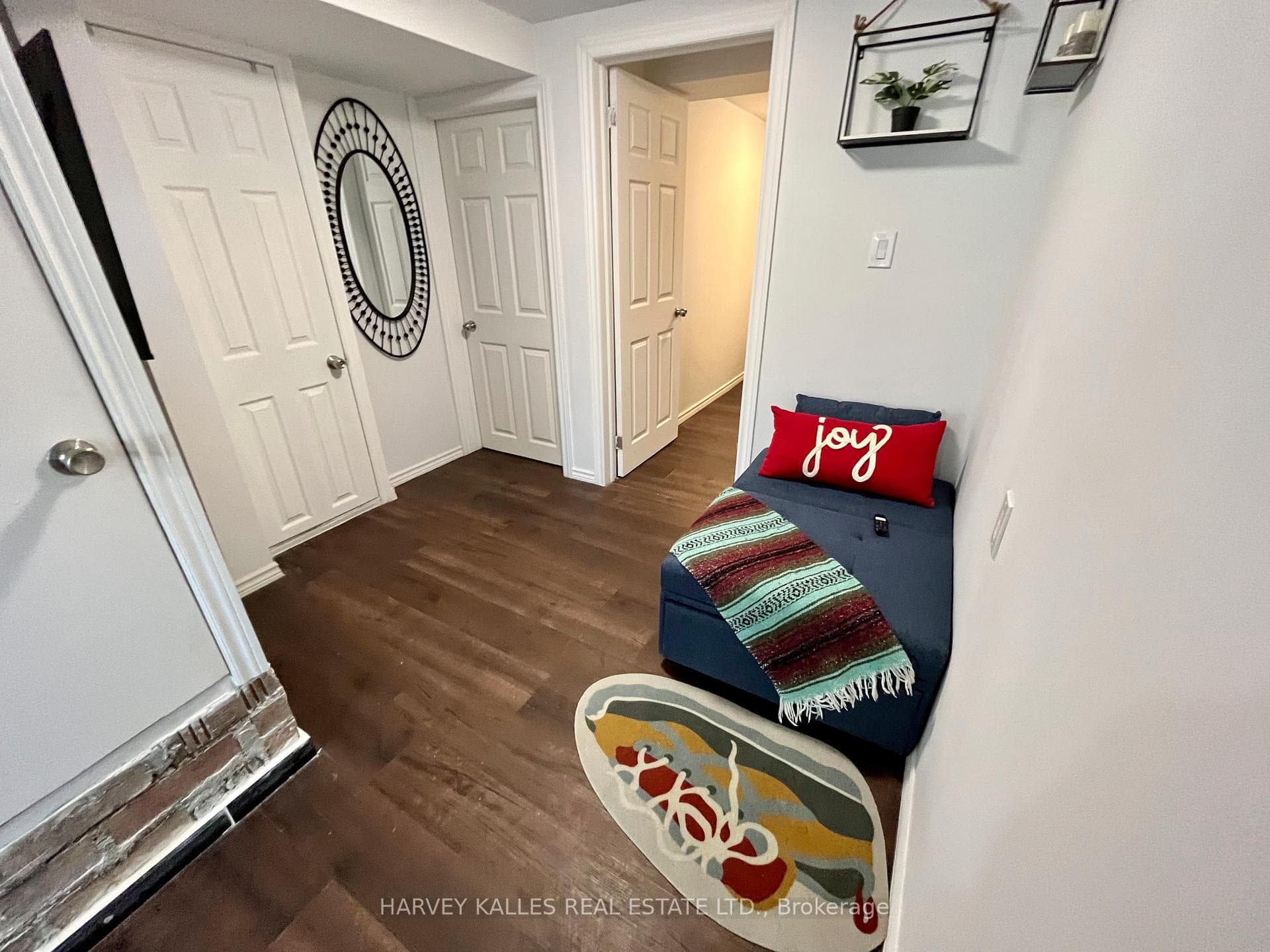 26 Leyton Avenue Unit Lower photo 10