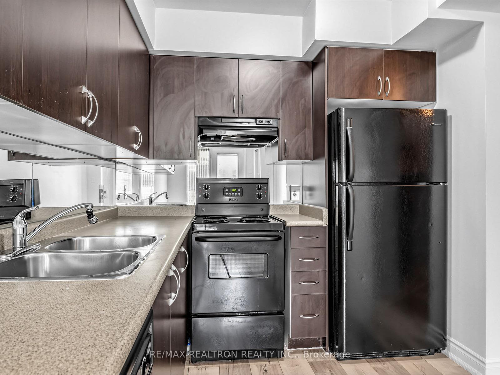160 Chancery Road Unit 20 photo 12