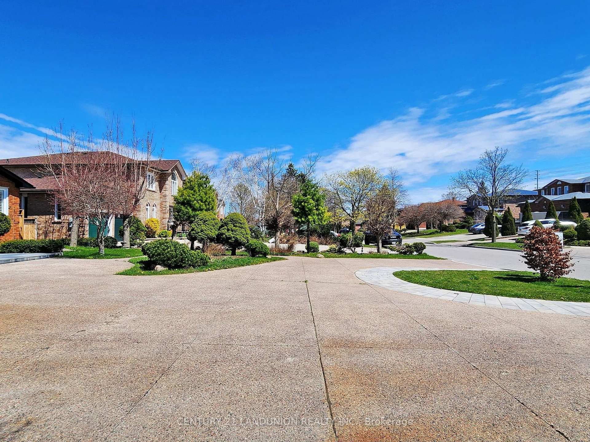 18 Ravenhill Crescent photo 4
