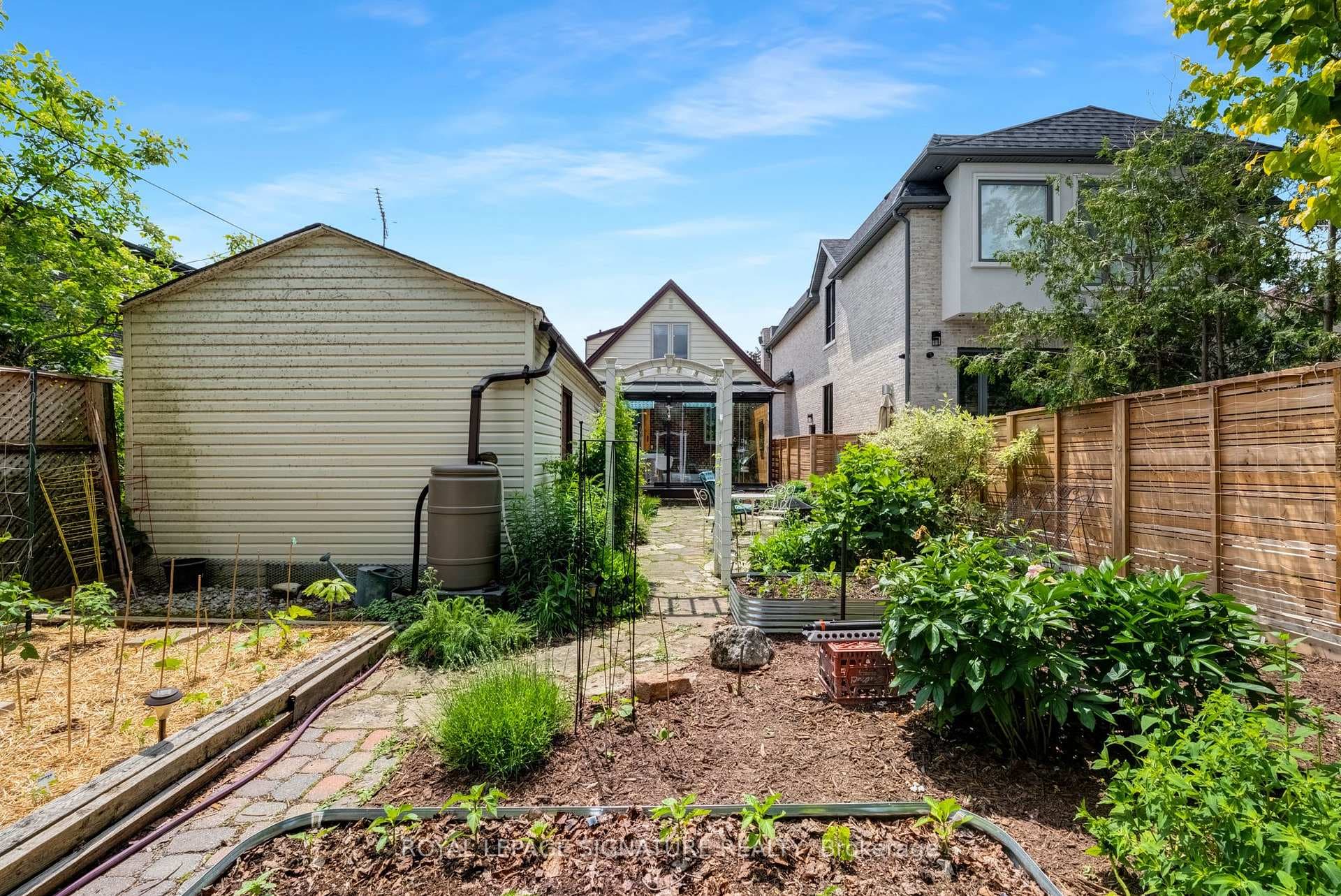 142 Divadale Drive photo 26