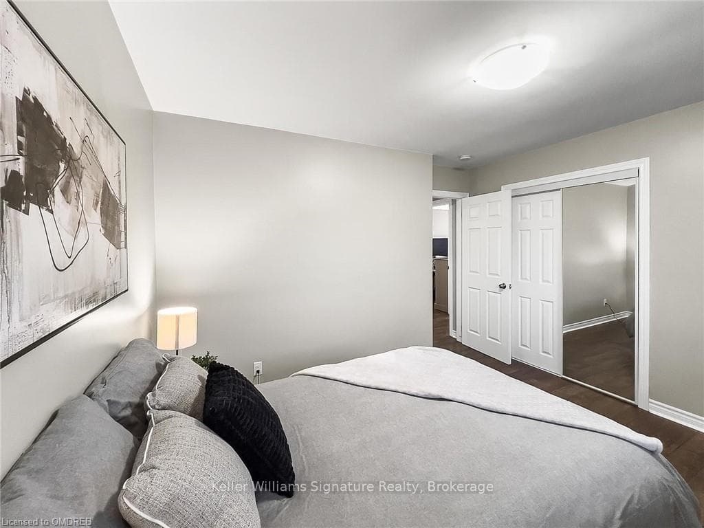 upper bedroom 1