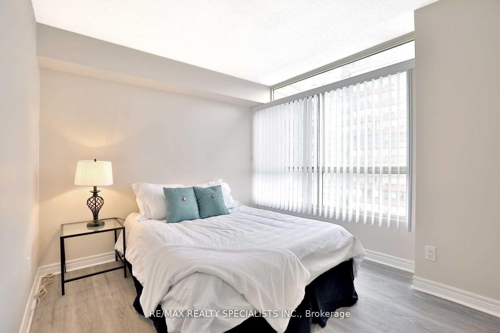 2470 Eglinton Avenue Unit 507 photo 11