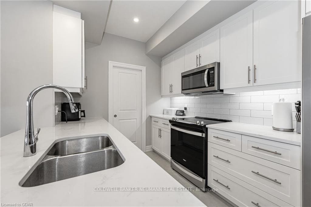 1880 Gordon Street Unit 1102 photo 9