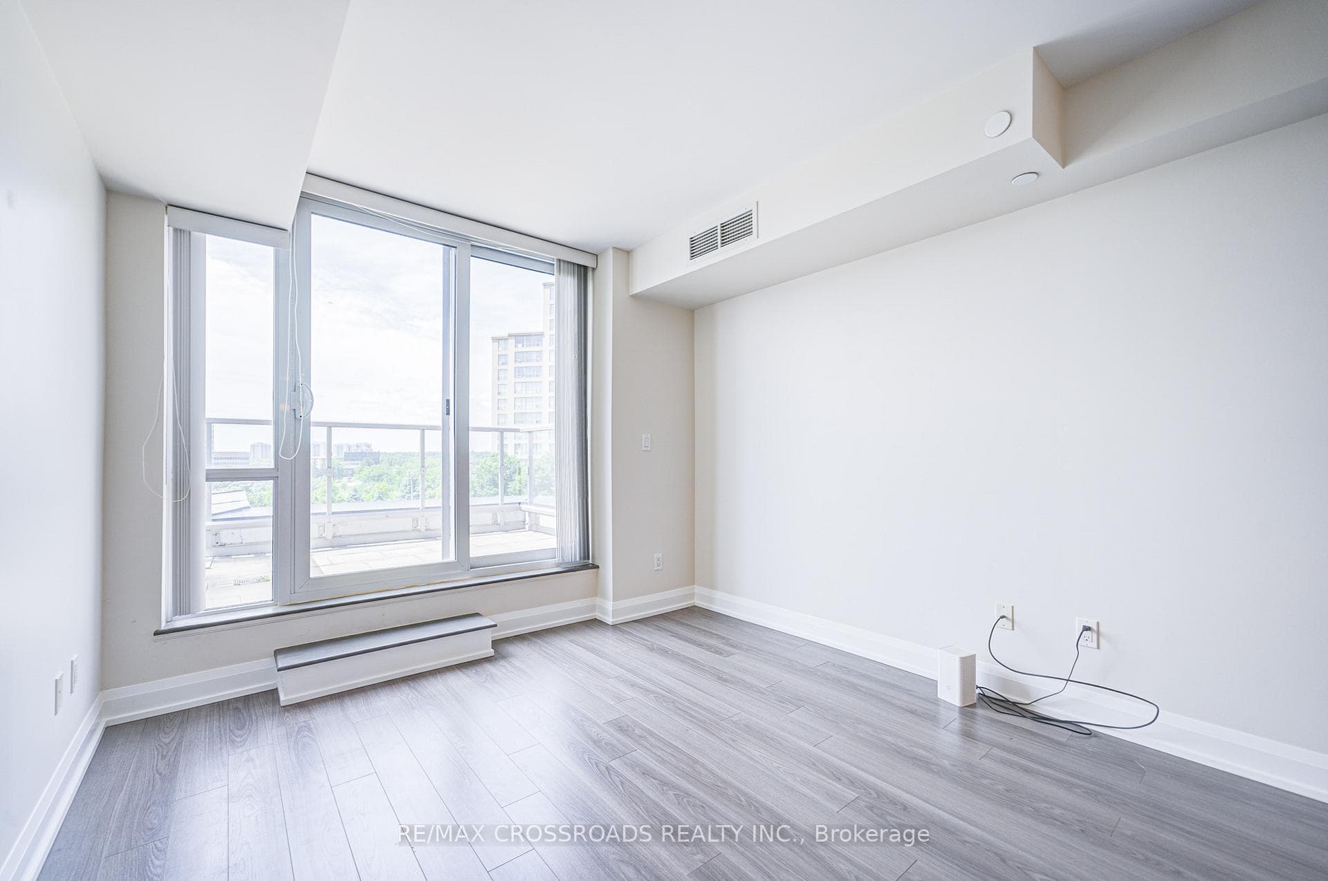 18 Graydon Hall Drive Unit 303 photo 16