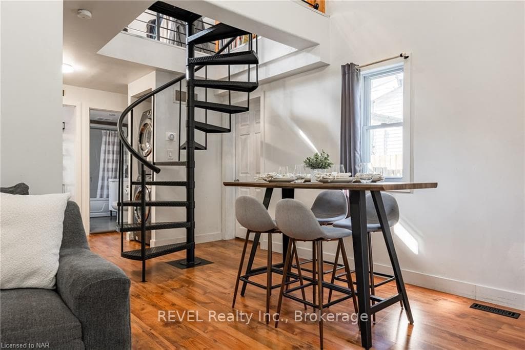 49 MARGERY Avenue photo 8