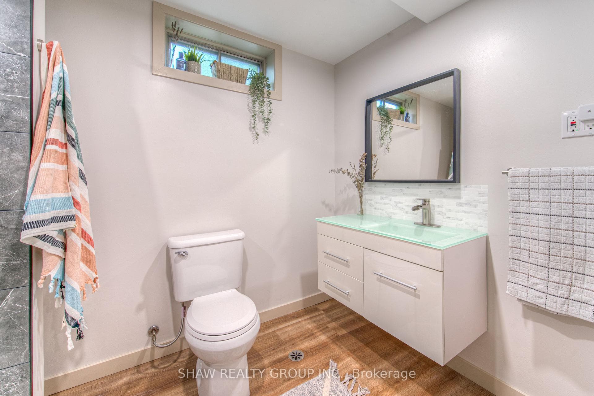 95 Silver Street photo 32