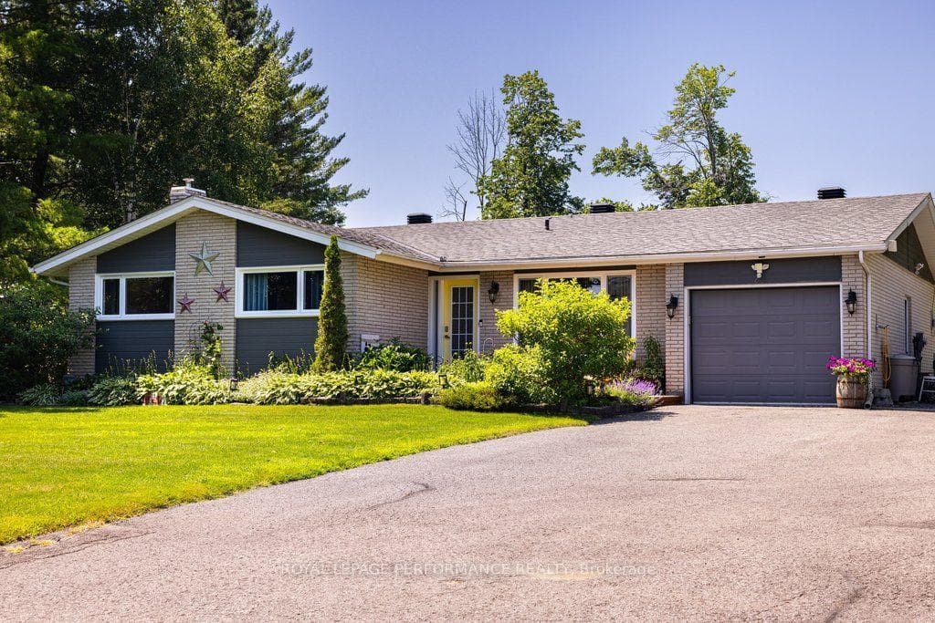 81 Front Road photo 3