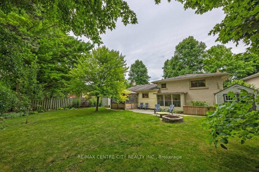 718 Dunboyne Crescent photo 29