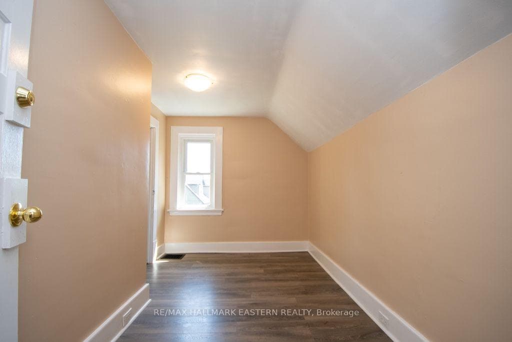 466 Rubidge Street photo 30