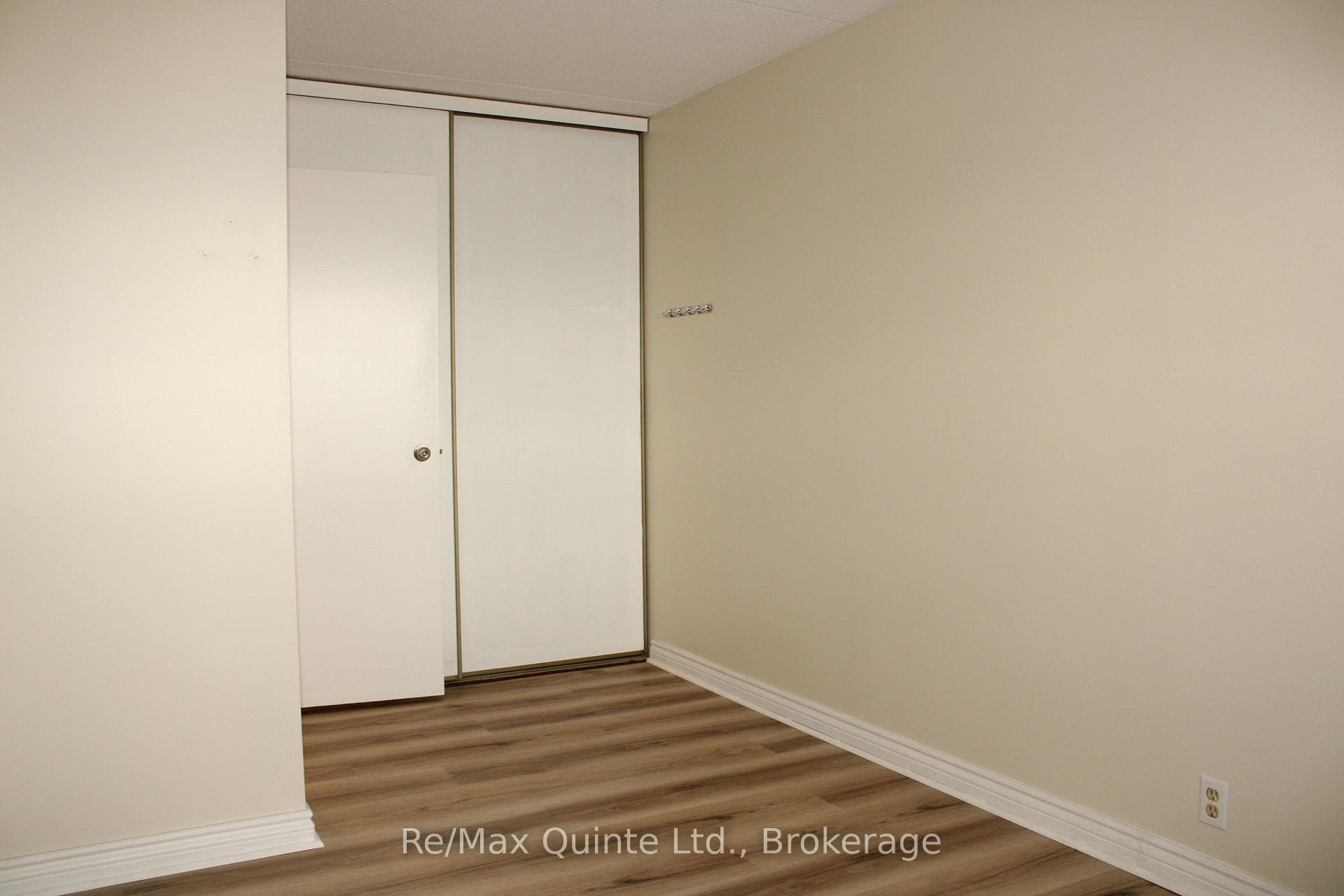 610 William Street Unit 404 photo 4