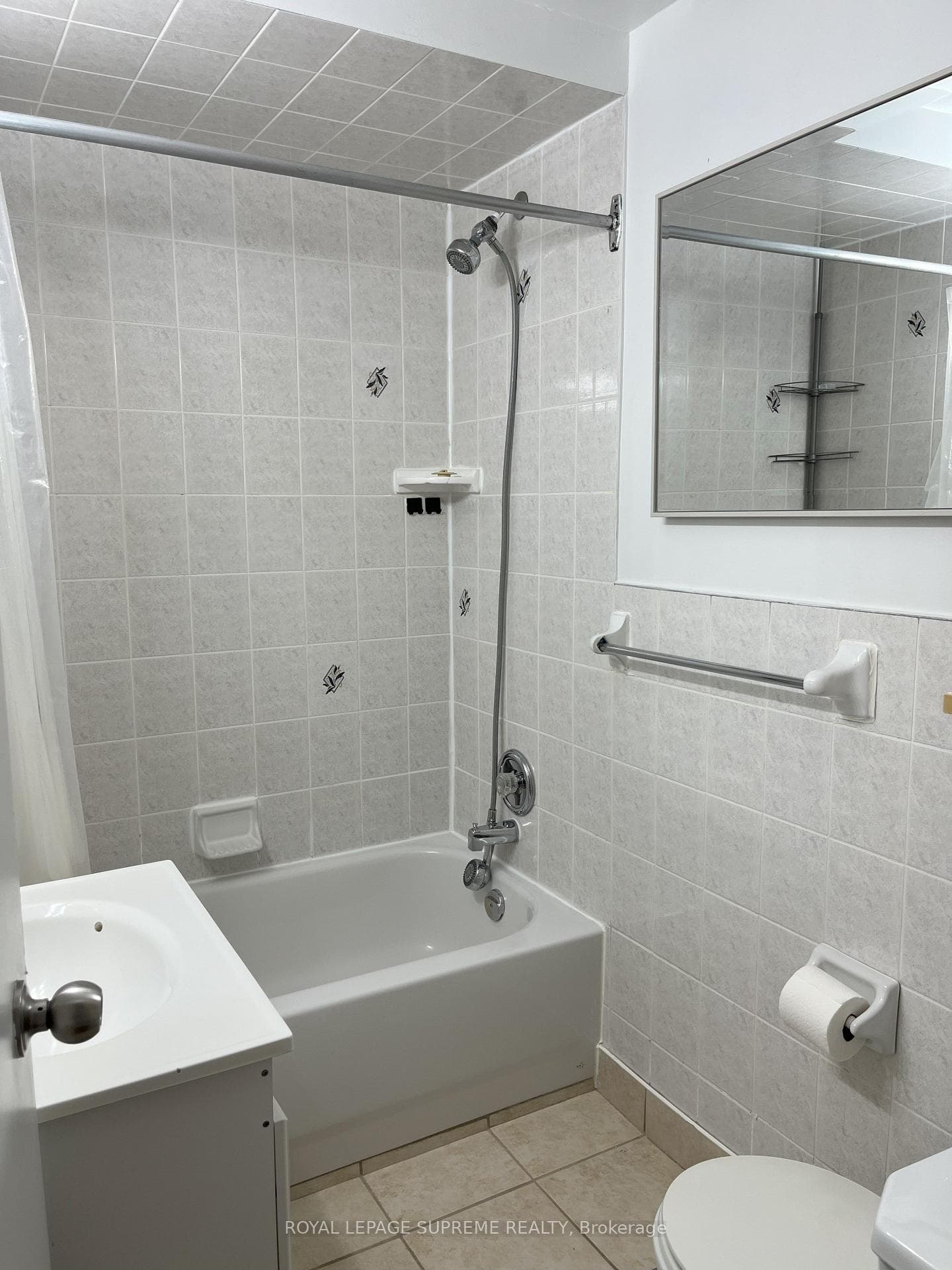 1322 Dundas Street Unit 2 photo 13