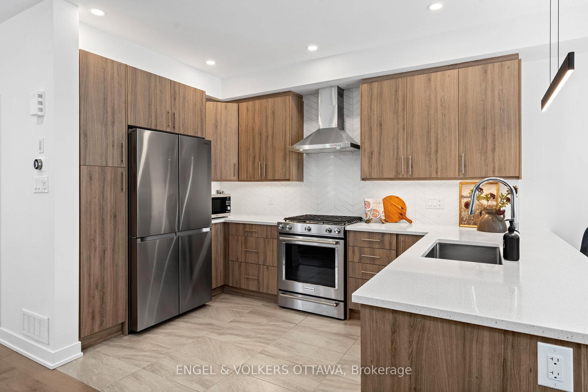 2038 Allegrini Terrace photo 11