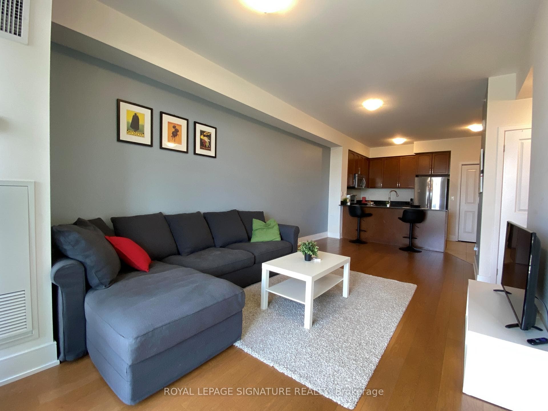 Living room 3