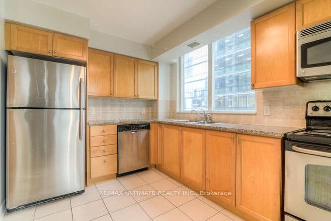 30 Grand Trunk Crescent Unit 1010 photo 12