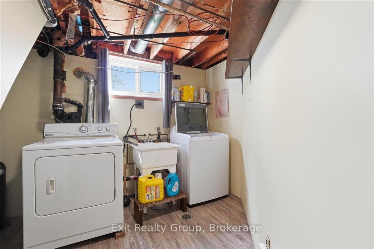 196 Elmwood Drive photo 18