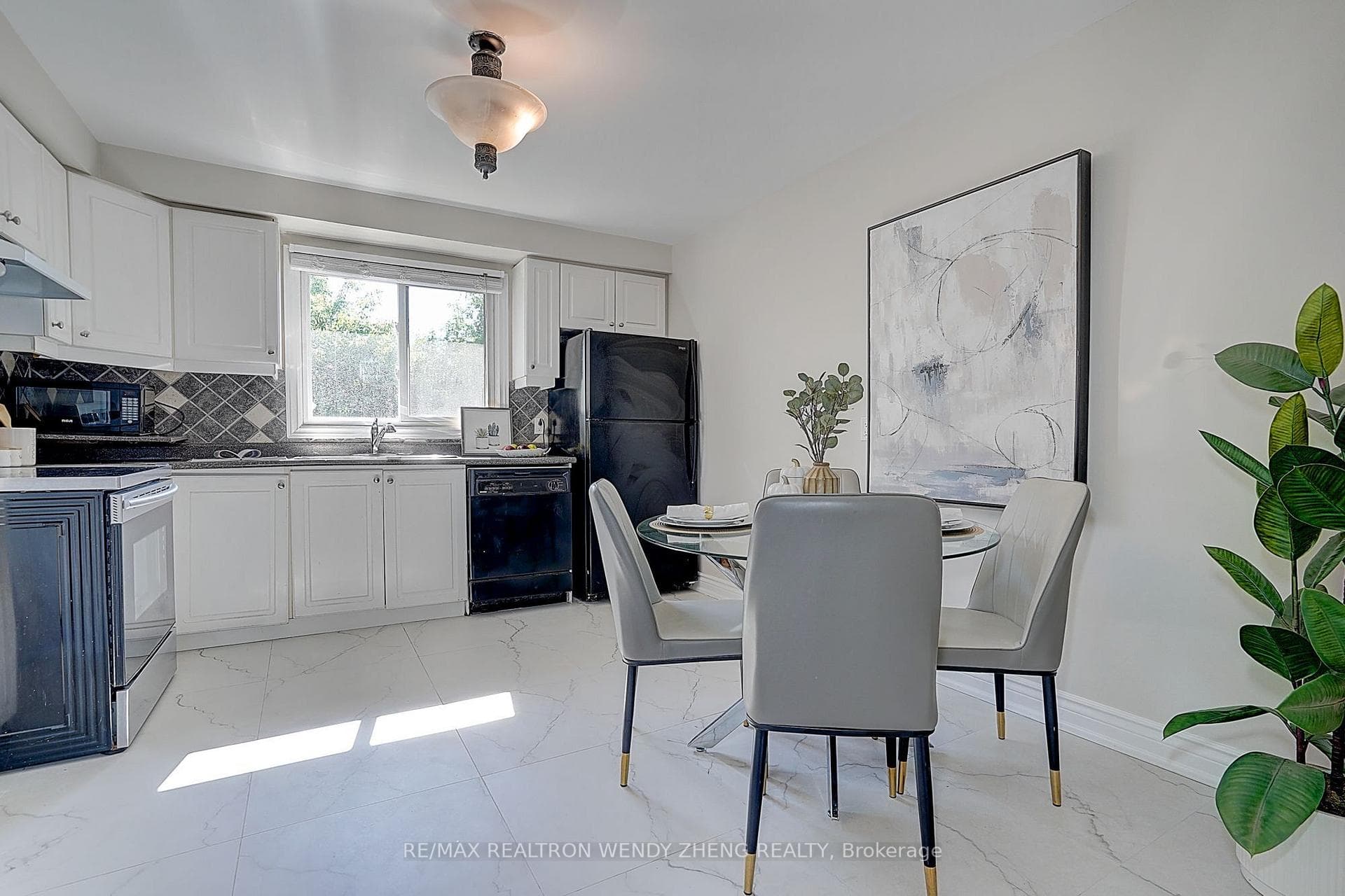 118 Henderson Avenue photo 11