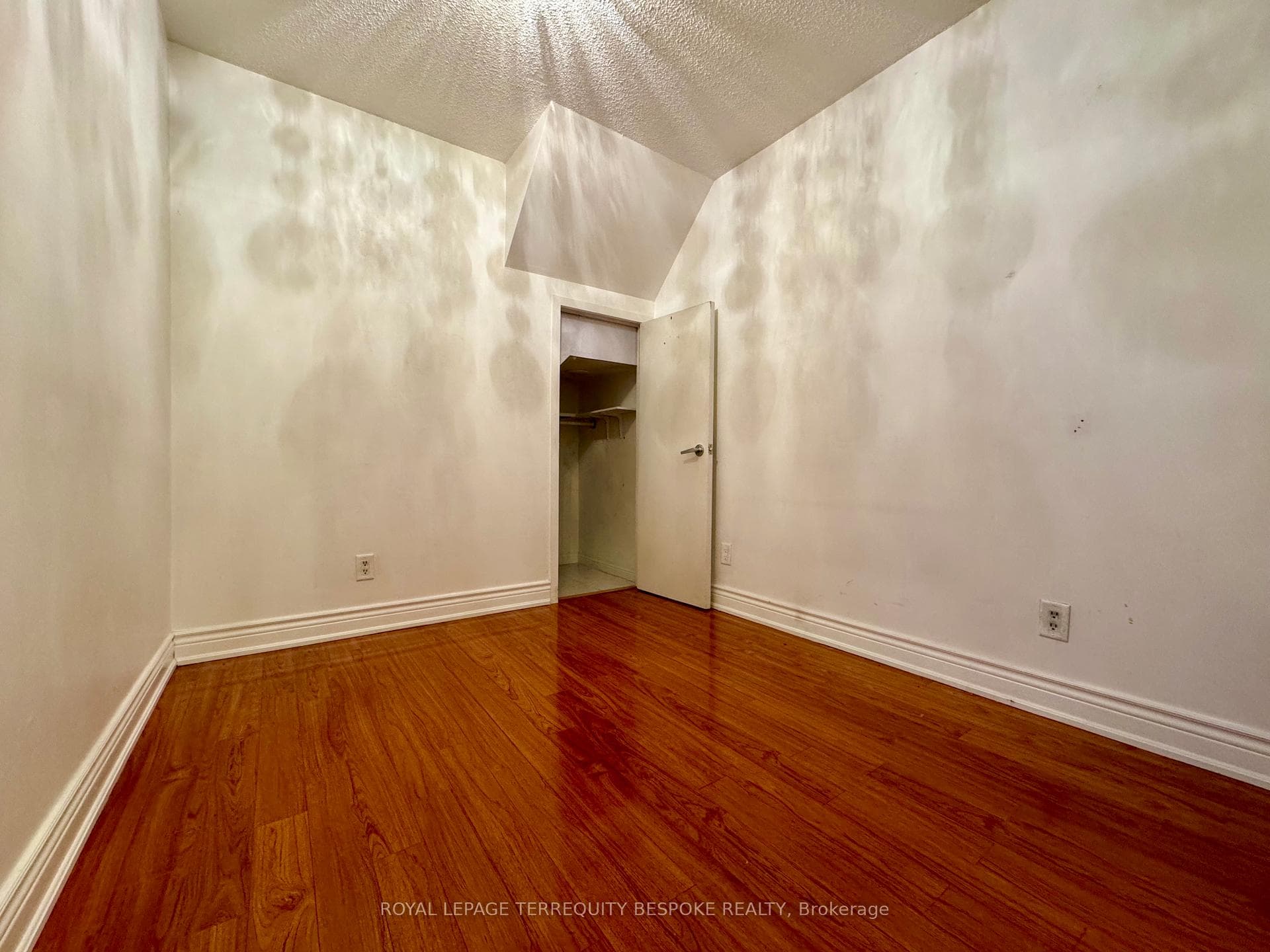 95 The Queensway N/A Unit 3 photo 8