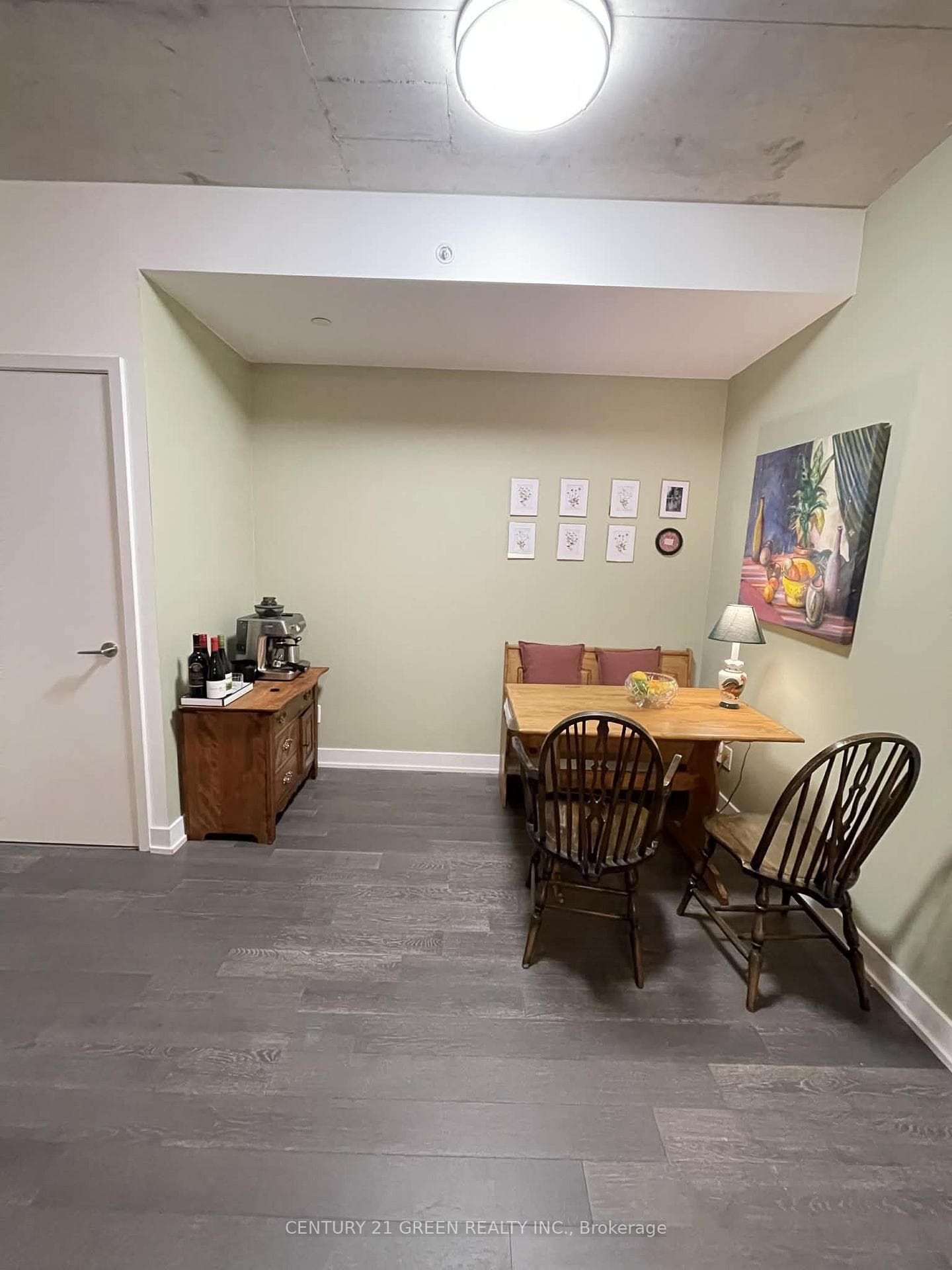 1190 Dundas Street Unit 422 photo 6