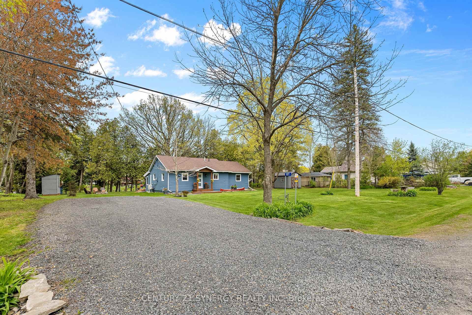 877 River Road photo 2