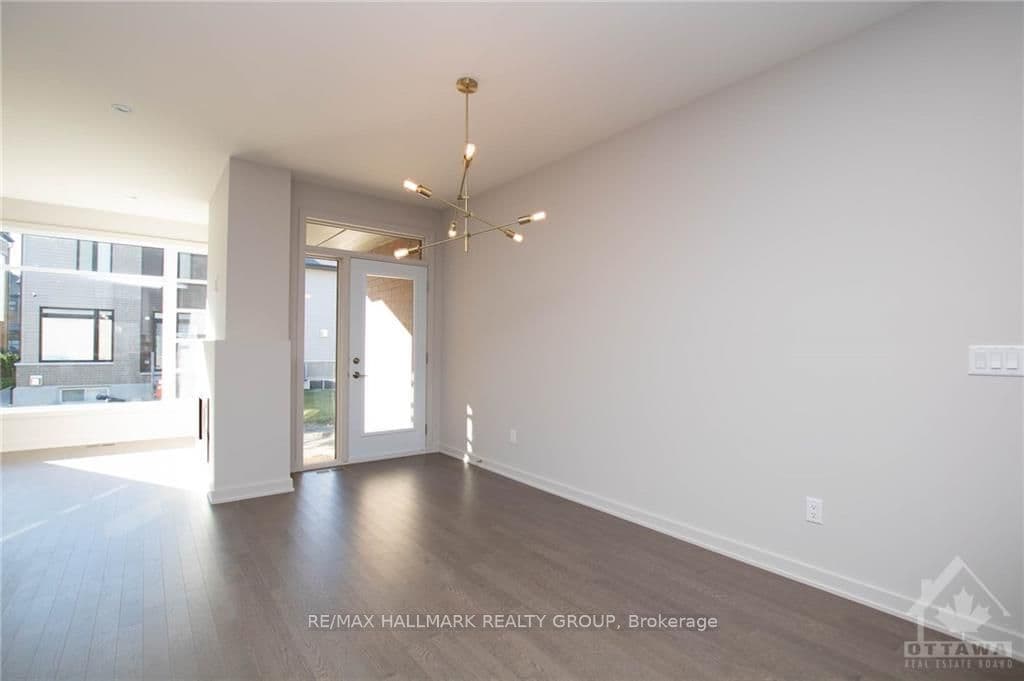 435 TRIDENT Mews photo 10