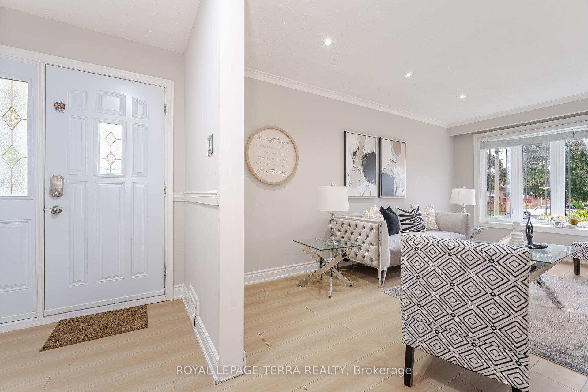 114 Milford Haven Drive photo 4