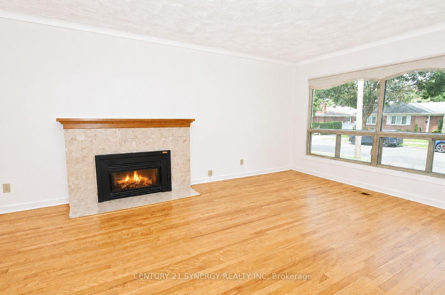 2148 Iris Street photo 6