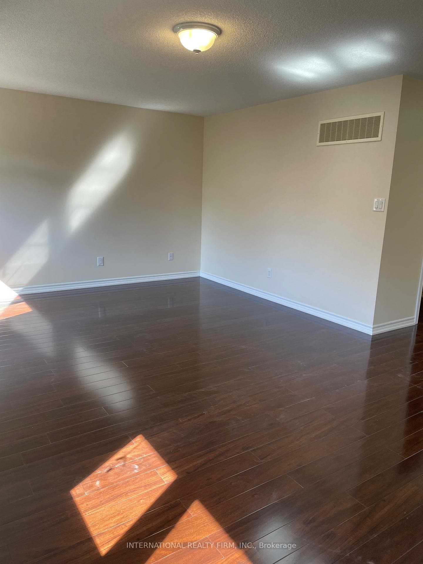 1272 Sim Place photo 33