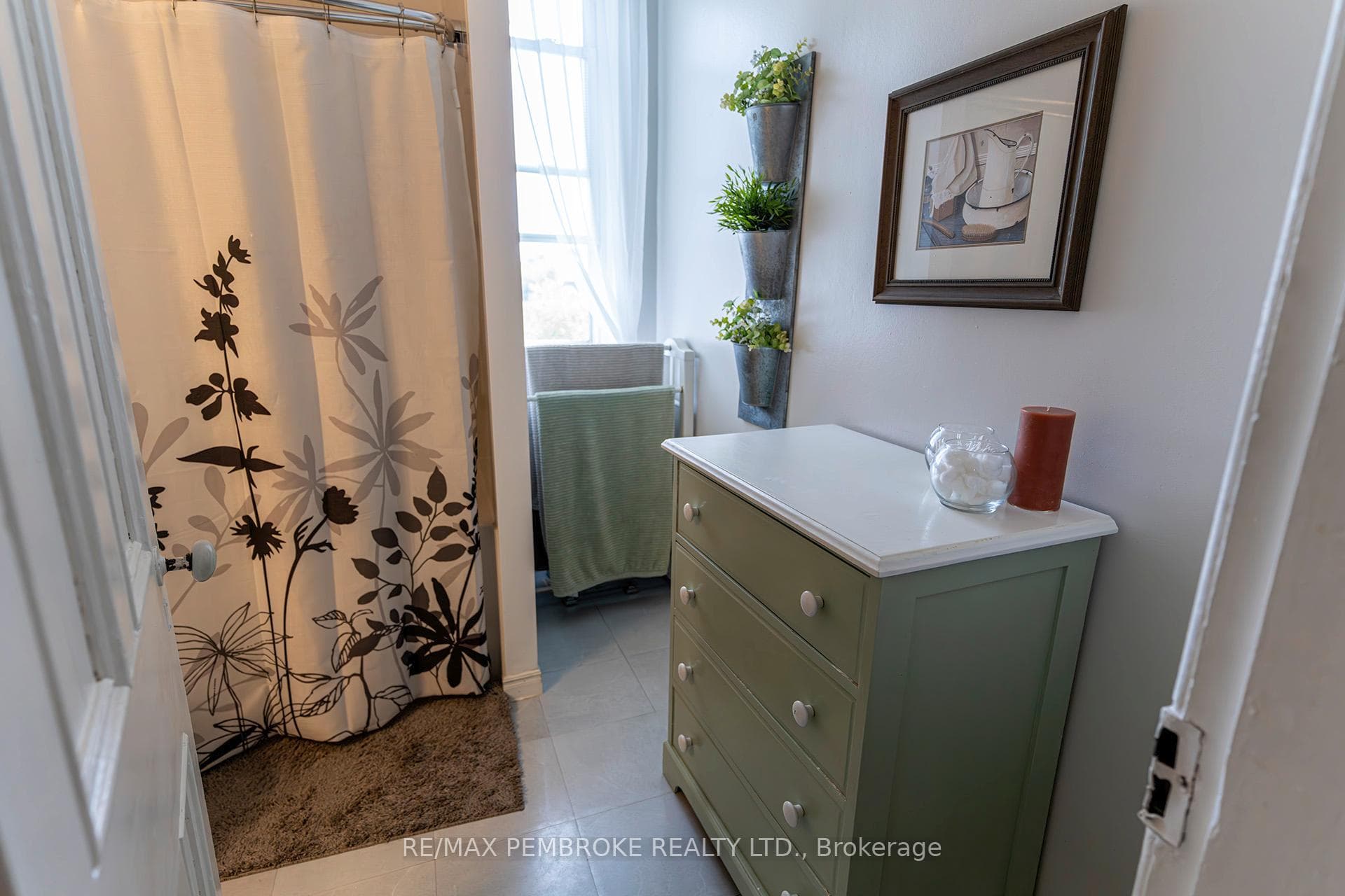 138 Jane Street photo 29