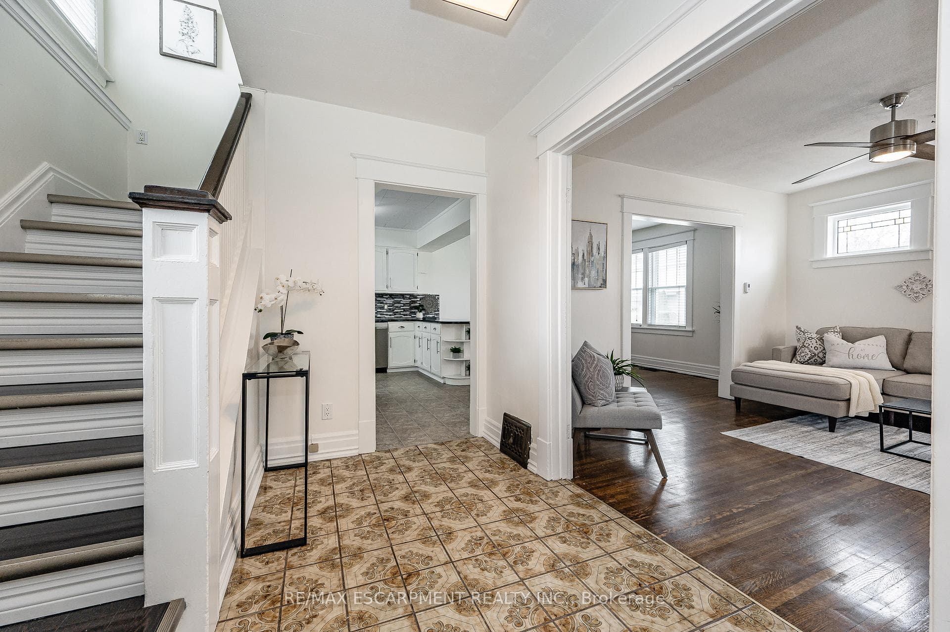4625 Fifth Avenue photo 3