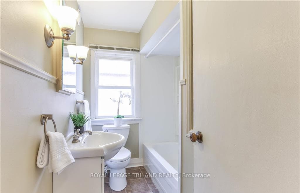 28 BEATTIE Avenue photo 18
