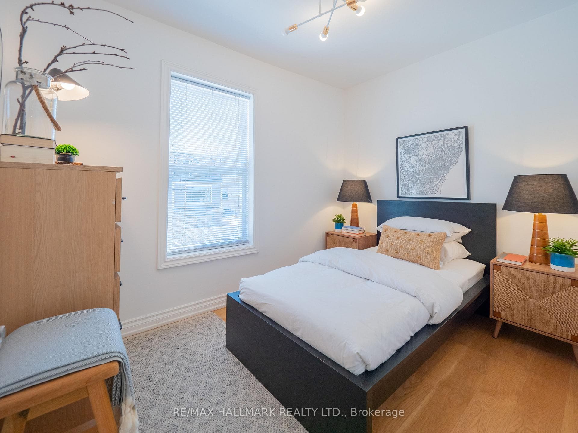 87 Empire Avenue photo 23