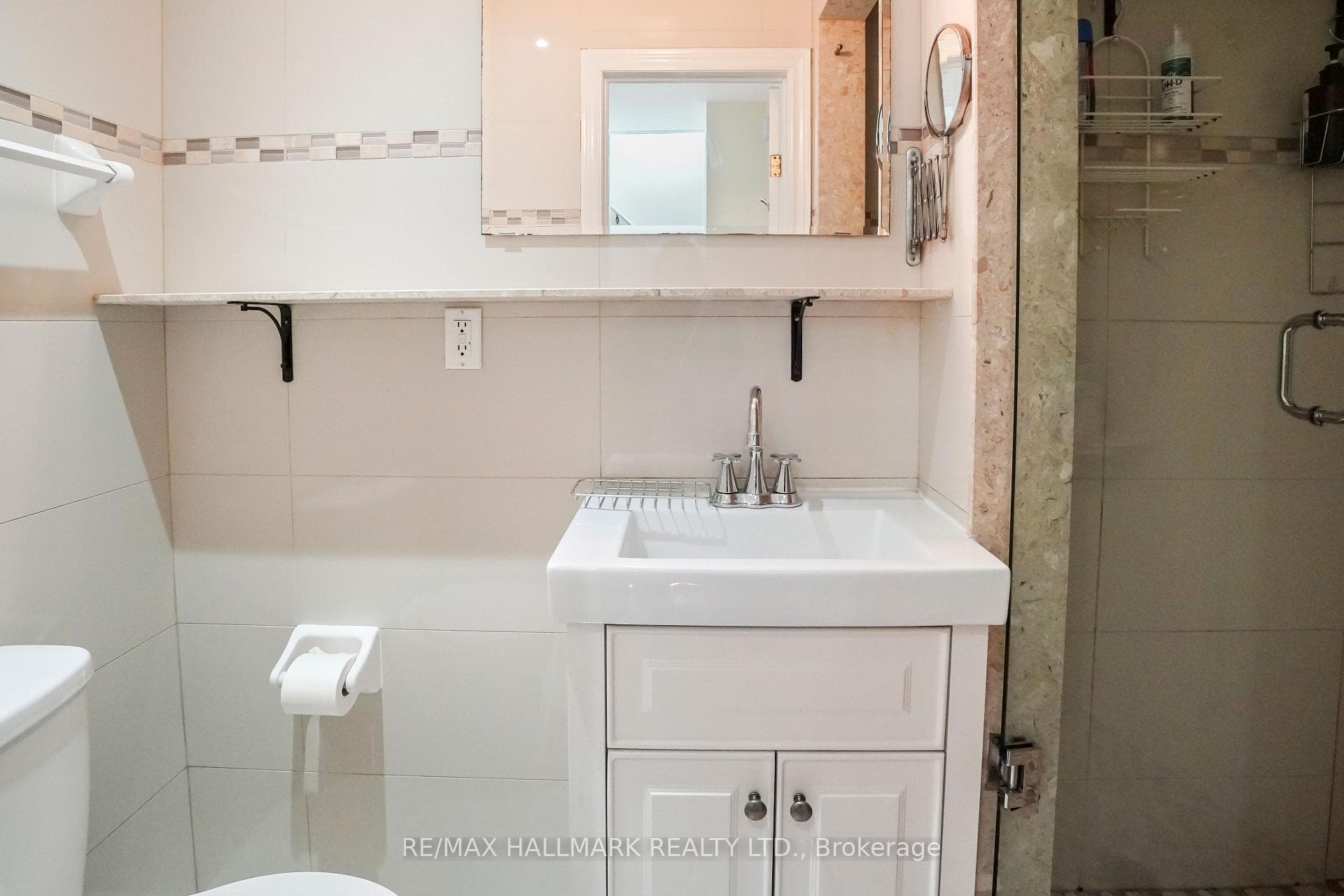 702 Bathurst Street Unit Unit 2 photo 7
