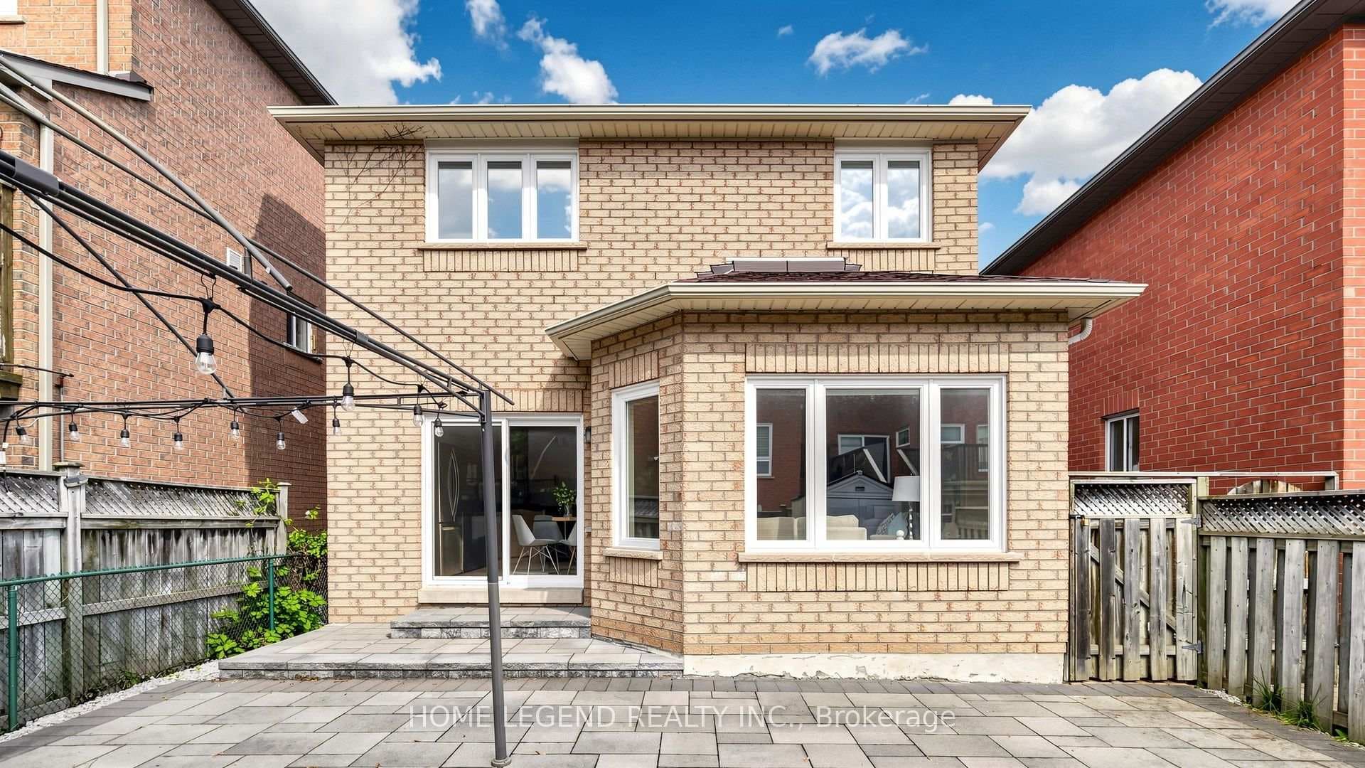 14 Mccaul Street photo 32