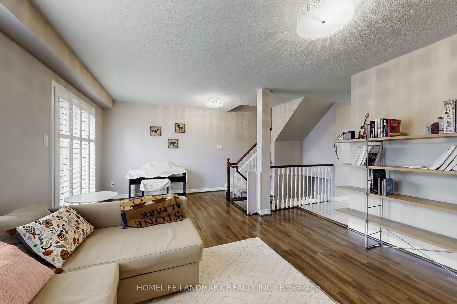 33 Marmill Way photo 3